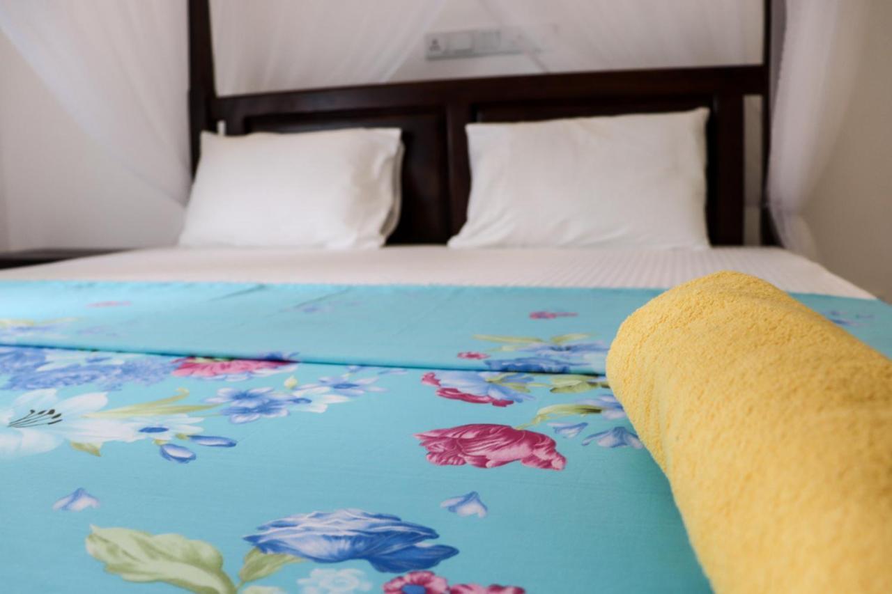 Sakura Calm Rest Bed & Breakfast Mirissa Bagian luar foto