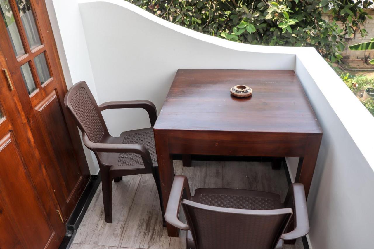 Sakura Calm Rest Bed & Breakfast Mirissa Bagian luar foto
