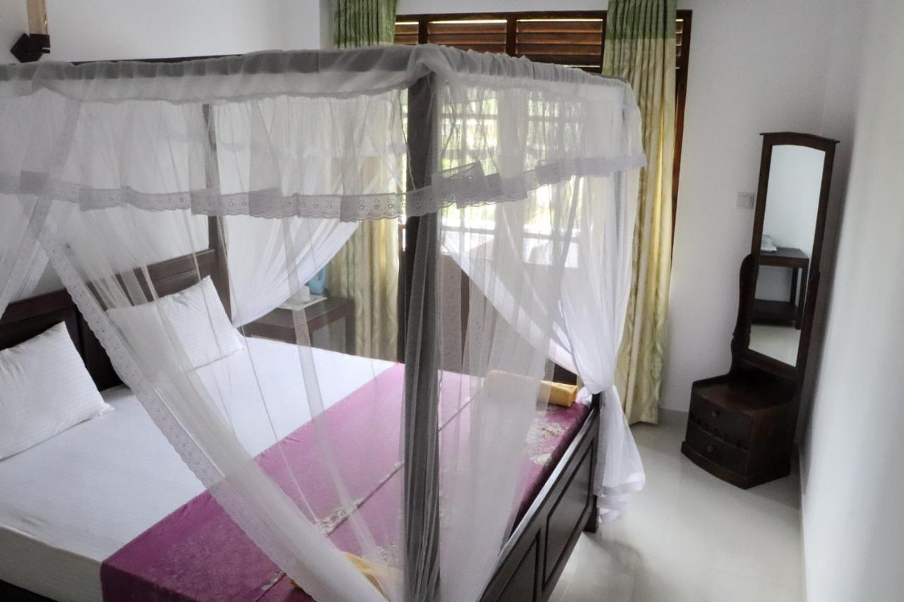 Sakura Calm Rest Bed & Breakfast Mirissa Bagian luar foto