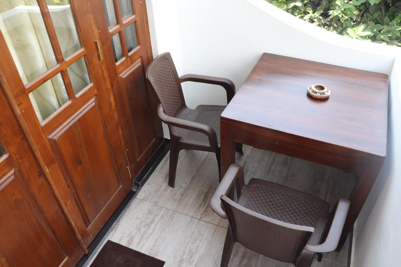 Sakura Calm Rest Bed & Breakfast Mirissa Bagian luar foto
