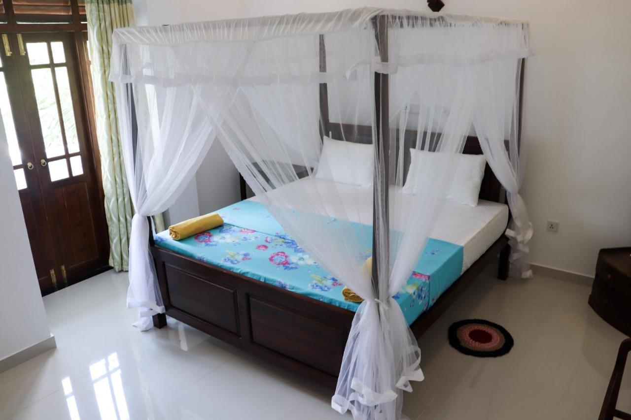 Sakura Calm Rest Bed & Breakfast Mirissa Bagian luar foto