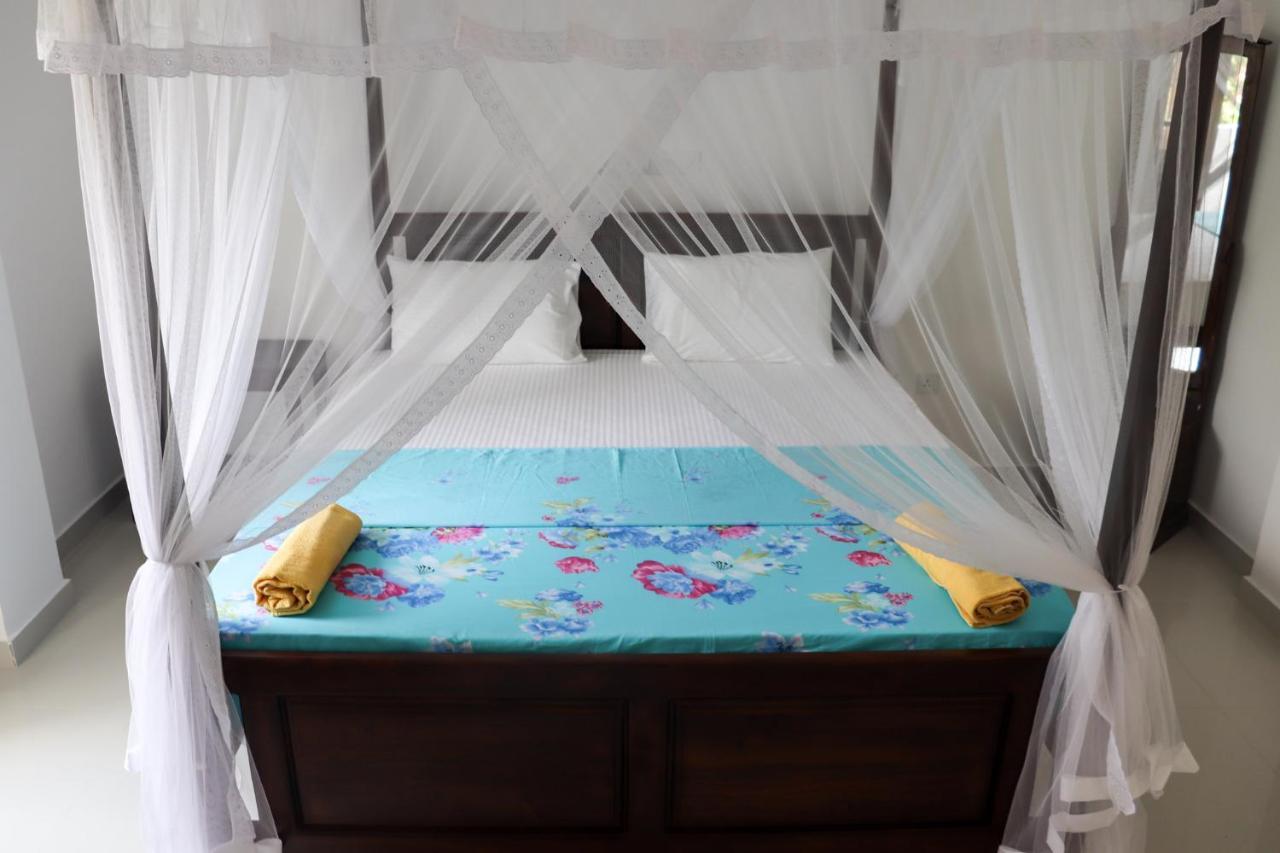 Sakura Calm Rest Bed & Breakfast Mirissa Bagian luar foto